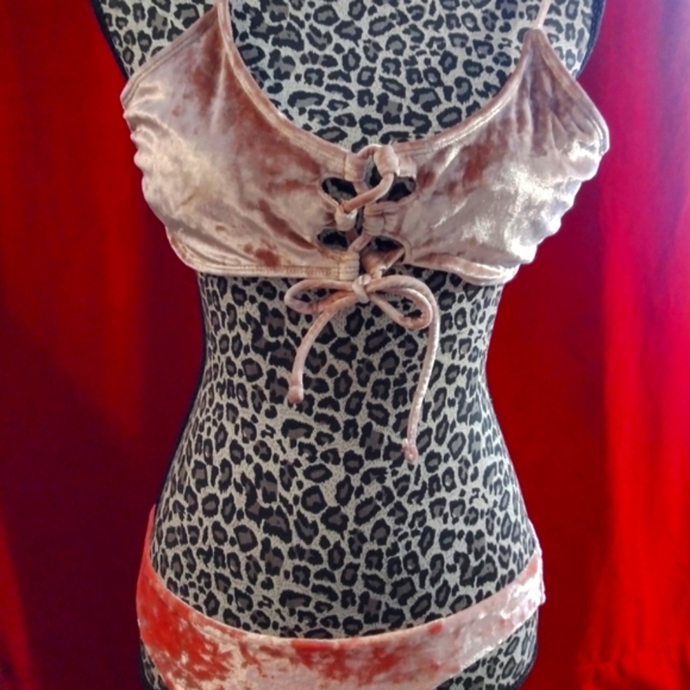 Velveteen pink tie front NOBO No Boundaries bikini top L 11-13
